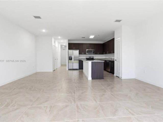 4 bedroom, Kendall FL 33170 105504953