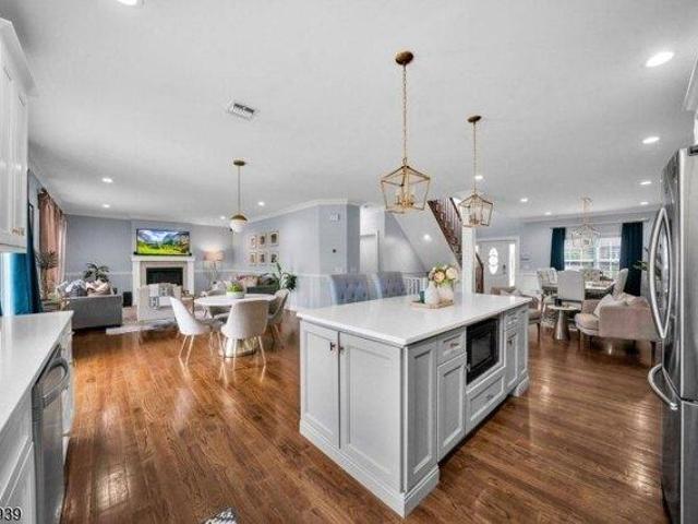 4 bedroom, Kenilworth NJ 07033 105206638