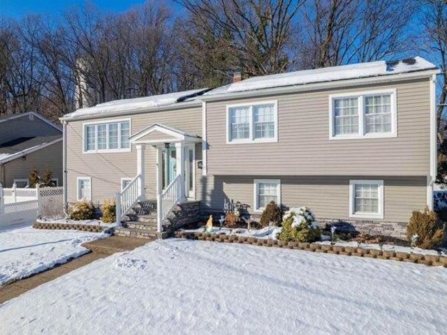 4 bedroom, Kenilworth NJ 07033 105275403