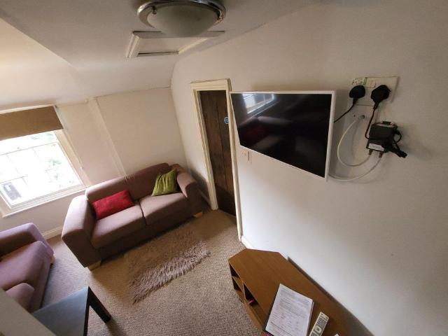 4 bedroom house, 2 en suites