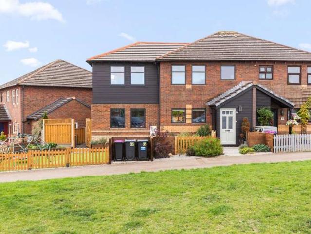 4 Bedroom Semi Detached House