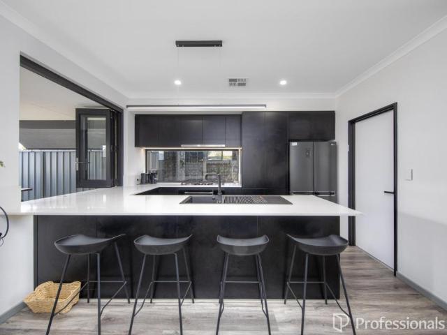 4 Bedroom House Coogee WA 105972443