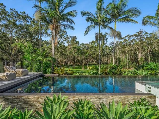 4 Bedroom House Cooroibah QLD 101583356