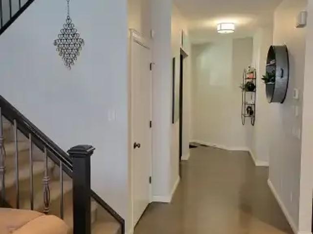 4 Bedroom House Calgary AB 103652042