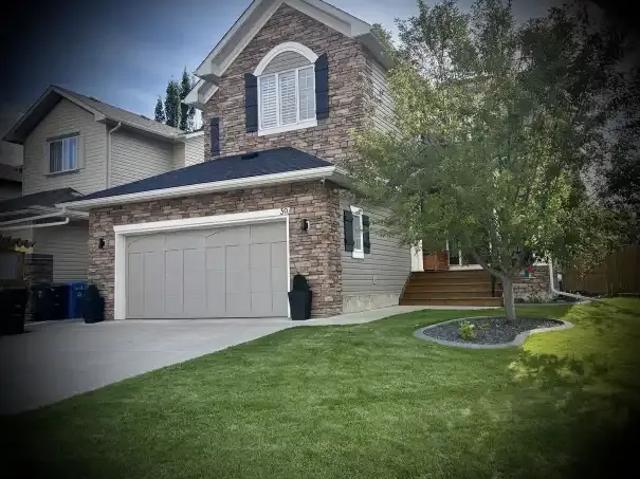 4 Bedroom House Calgary AB 104401546