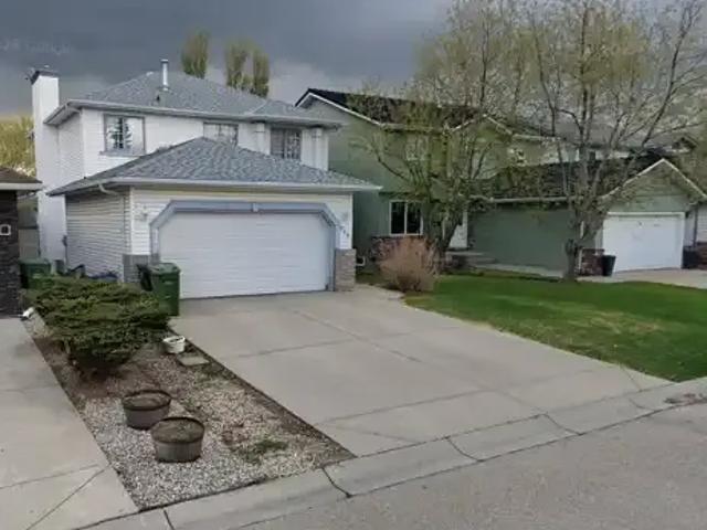 4 Bedroom House Calgary AB 104506782