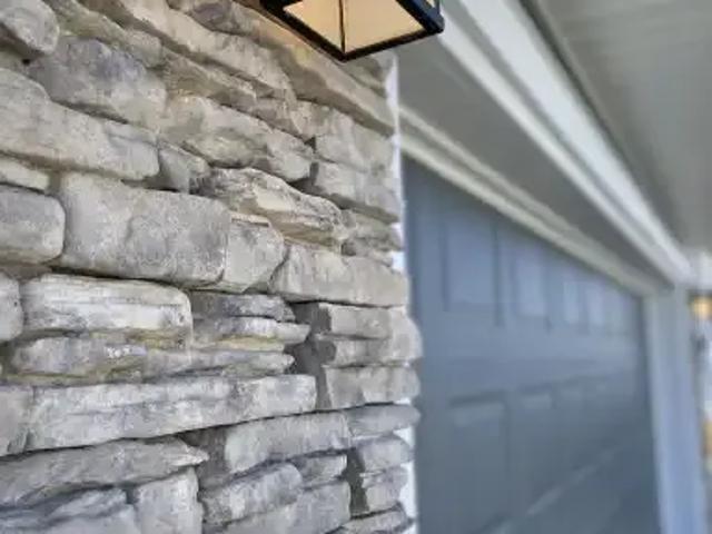 4 Bedroom House Calgary AB 104506827