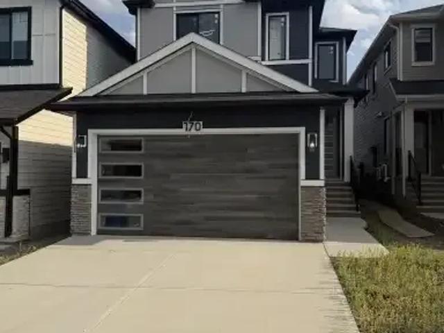 4 Bedroom House Calgary AB 104506875