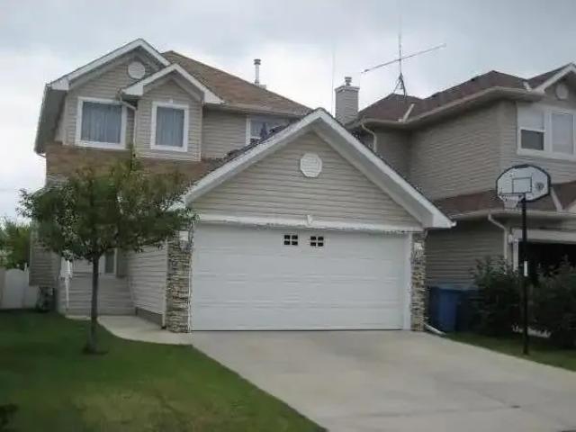 4 Bedroom House Calgary AB 104535328