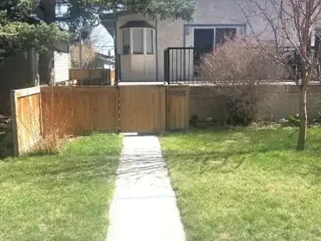 4 Bedroom House Calgary AB 104876582