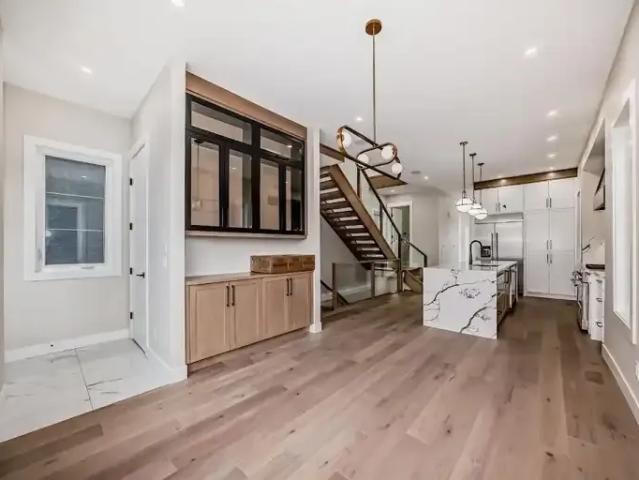 4 Bedroom House Calgary AB 104895051