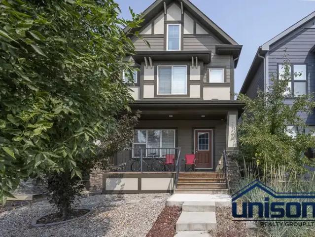 4 Bedroom House Calgary AB 104957362