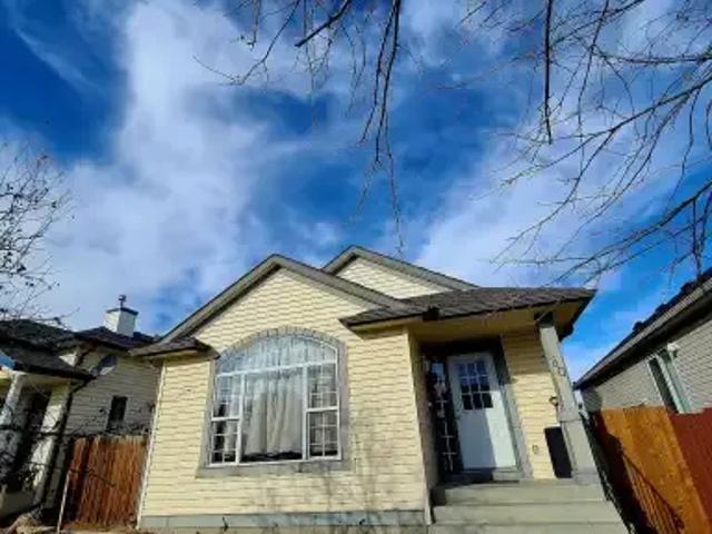 4 Bedroom House Calgary AB 104972675