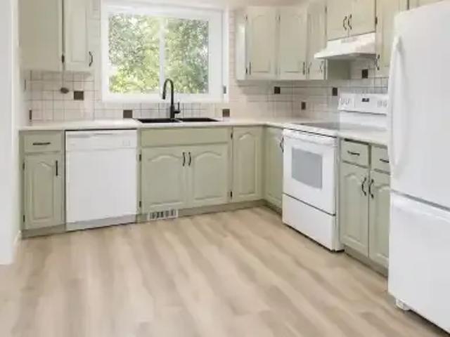 4 Bedroom House Calgary AB 104106731