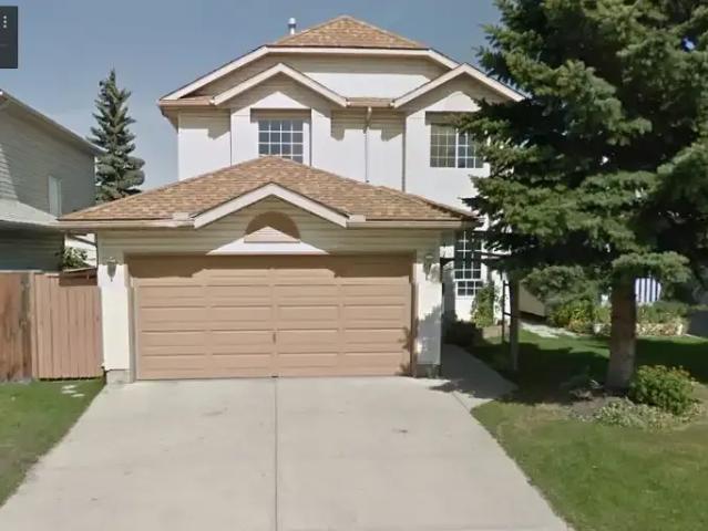 4 Bedroom House Calgary AB 104179900