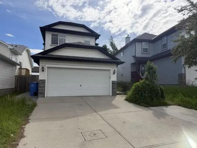 4 Bedroom House Calgary AB 104182060