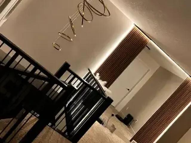 4 Bedroom House Calgary AB 104224443