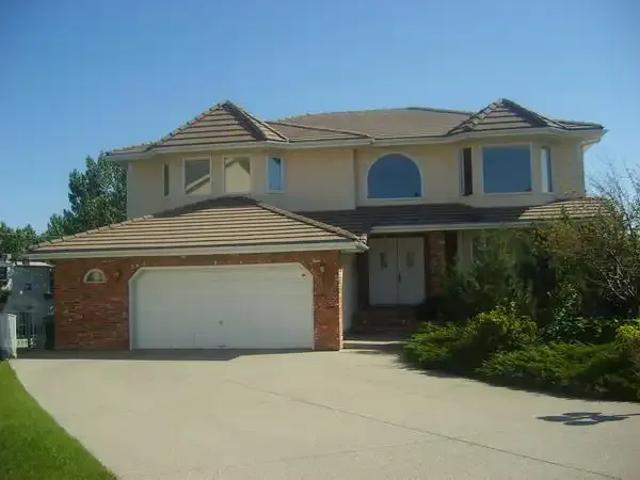 4 Bedroom House Calgary AB 105410739