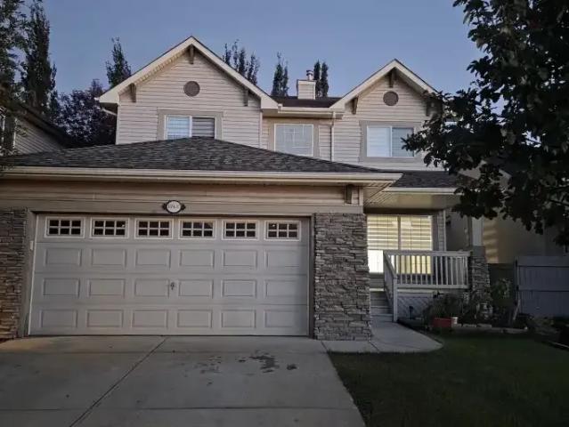 4 Bedroom House Calgary AB 105505922