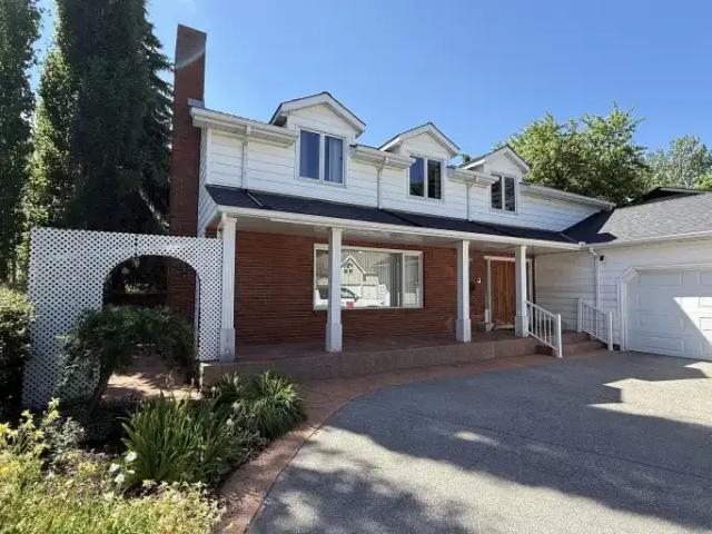 4 Bedroom House Calgary AB 105543421