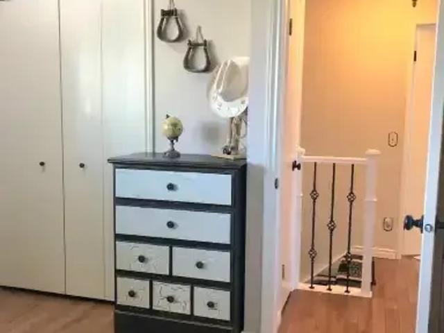 4 Bedroom House Calgary AB 105150591