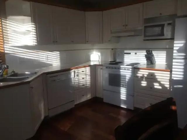 4 Bedroom House Calgary AB 105167393