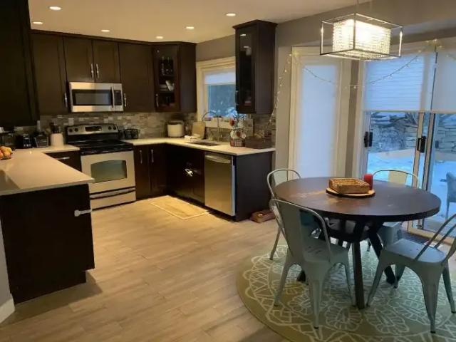 4 Bedroom House Calgary AB 105198594