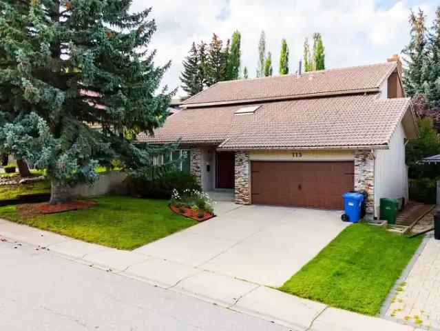 4 Bedroom House Calgary AB 105226501