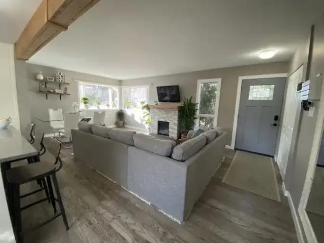 4 Bedroom House Calgary AB 105235004