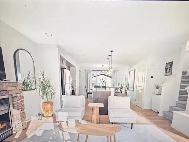 4 Bedroom House Calgary AB 105309096