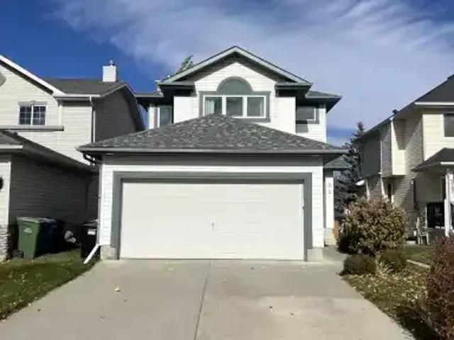 4 Bedroom House Calgary AB 106118017
