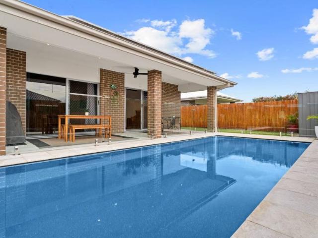 4 Bedroom House Caloundra West QLD 103155058