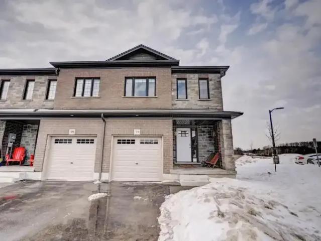 4 Bedroom House Cambridge ON 105486358