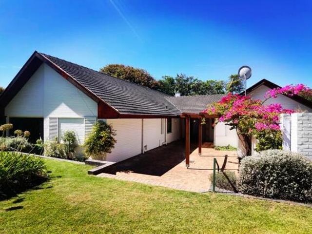 4 Bedroom House Cape Town Western Cape LS103430597