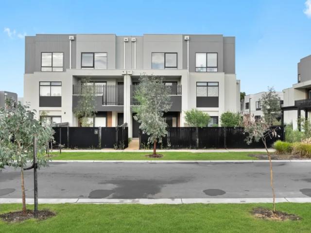 4 Bedroom House Carrum Downs VIC 104893759