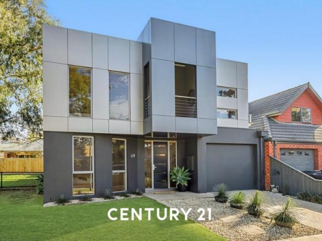 4 Bedroom House Cheltenham, VIC 103122334