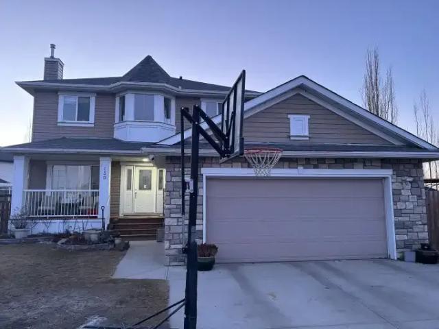 4 Bedroom House Chestermere AB 104362801