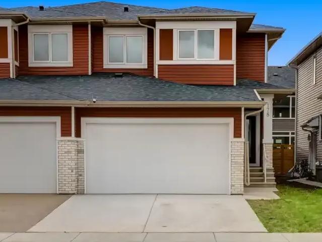 4 Bedroom House Chestermere AB 105359810
