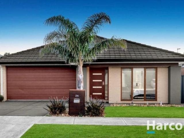 4 Bedroom House Clyde North VIC 106064362
