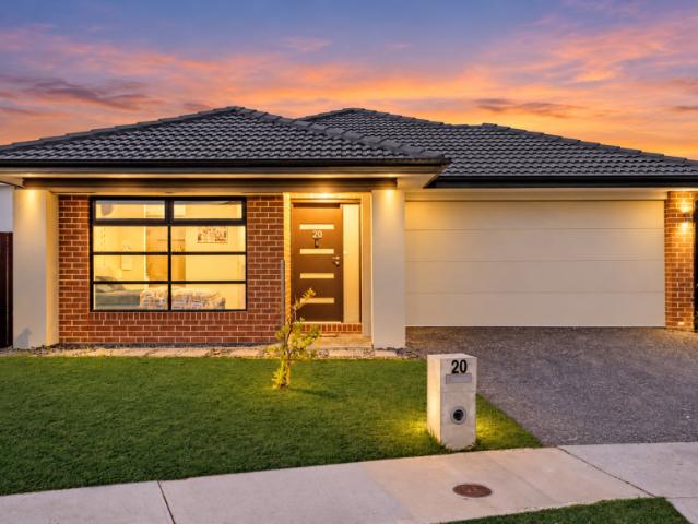 4 Bedroom House Clyde North VIC 106076576