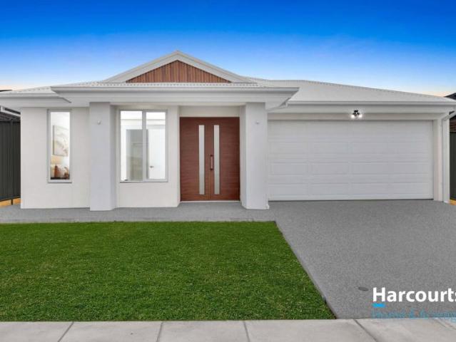 4 Bedroom House Clyde North VIC 106010389
