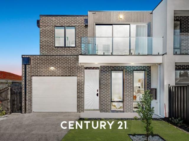 4 Bedroom House Clayton South, 104072468