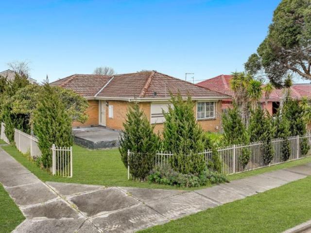 4 Bedroom House Clayton South, 105347593