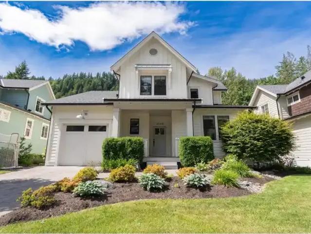 4 Bedroom House Cultus Lake BC 105704276