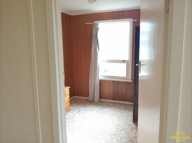4 bedroom house and granny flat at Lock SA