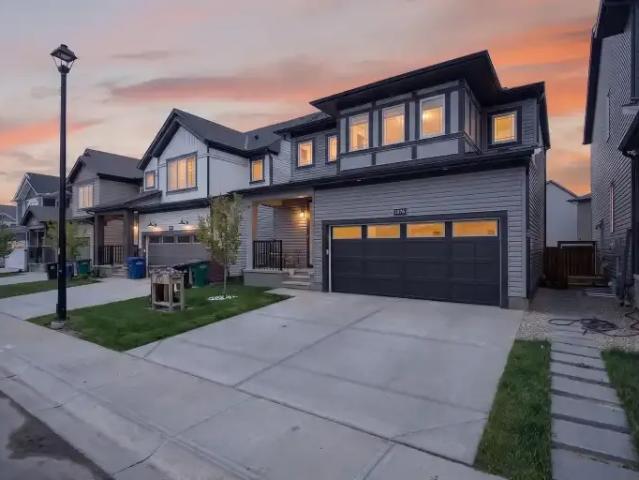 4 Bedroom House Airdrie AB 104470716