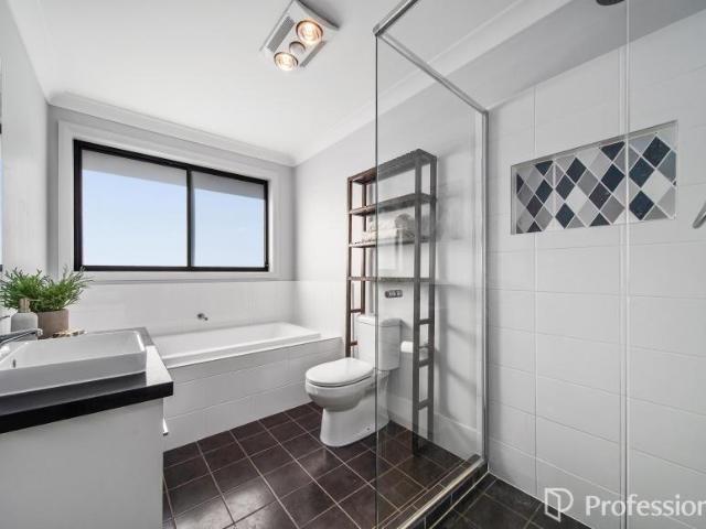 4 Bedroom House AIRDS NSW 105421863