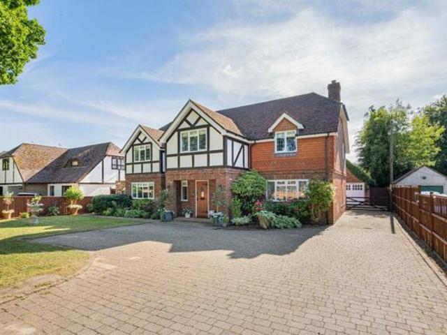 4 Bedroom House Alton Alton 101892215