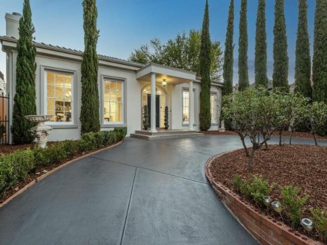 4 Bedroom House Armadale VIC 105865670