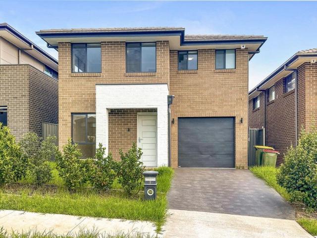 4 bedroom House, Available Now